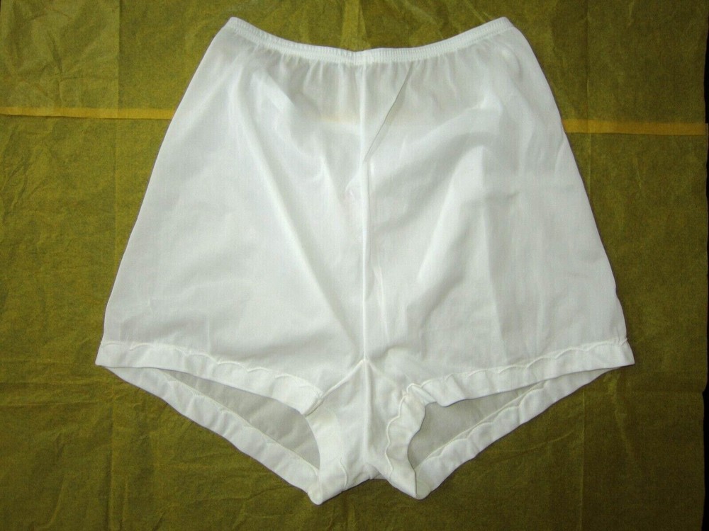Vintage 1980s Kayser Double Nylon Gusset Embroidered Leg Silky Boxer Panty Size 7 L  