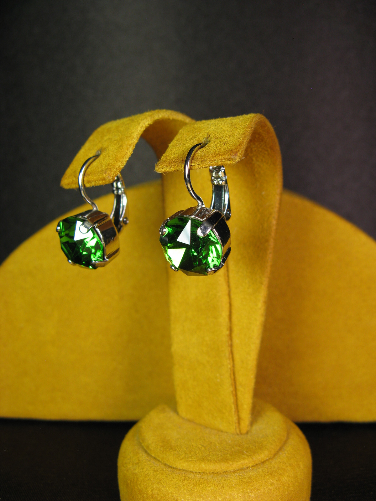 MARIANA JEWELRY EARRINGS SWAROVSKI CRYSTALS ROUND RP Green Gift Christmas