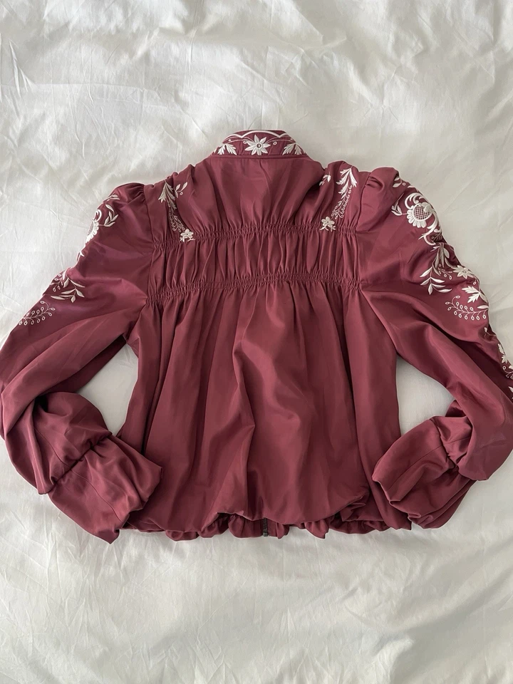 Jaqueta bordada ameixa empoeirada rosa Anthropologie com zíper, tamanho G (nova com etiquetas) - Imagem 3 de 4