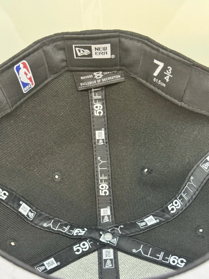 New Era 59FIFTY Chicago Bulls Clásico Negro/Rojo Sombrero Ajustado Talla 7 3/4 Foto 3 de 3