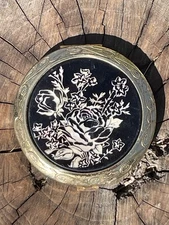 Beautiful Vintage Floral Mother Of Pearl Gold Tone Powder Compact 