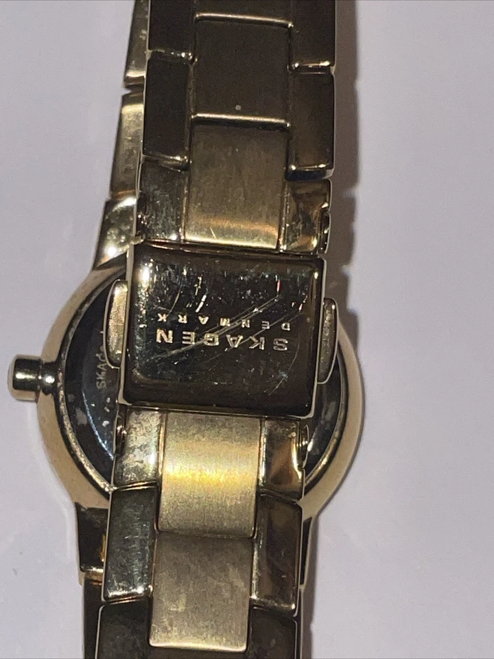 Reloj Skagen Oro Vintage Necesita Batería Muy Bonito Reloj Foto 4 de 4