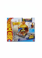 Mattel Hot Wheels City Downtown Burger Drive-Thru Playset HDR26