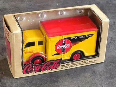1/33 TONKIN TIRELIRE CAMION DE LIVRAISON VOLVO 1949 COCA COLA MIB - Photo 1/4