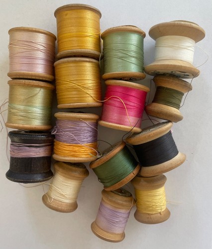 Collection of 15 Vintage Wooden Cotton Reels, incl Sylco, Coats - Picture 5 of 5