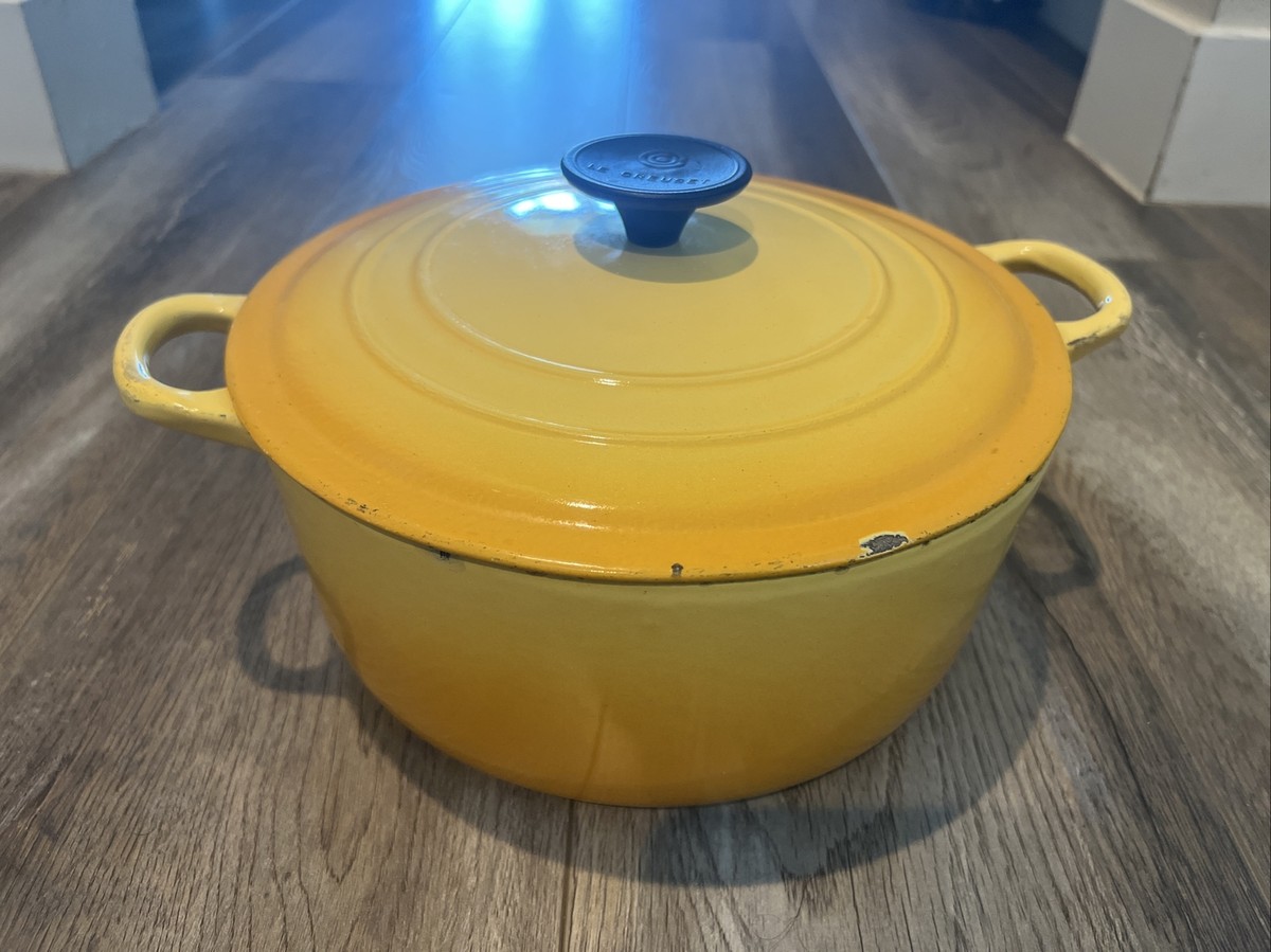 LE CREUSET イエローやかん Vintage Le Creuset 4.5 qt Yellow Tangerine Enameled Cast