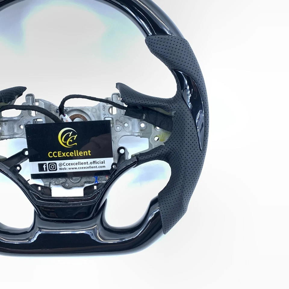 Carbon Fiber Steering Wheel For LEXUS UX250H/200 ES250 ES300h ES350 LS500/500H - Image 4 of 4
