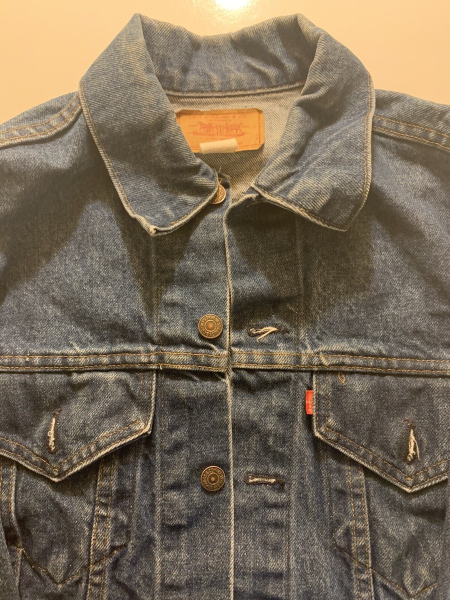 Vintage LEVIS Denim Jean Truckers Jacket 70505-0217 sz 40 Vintage LEVIS Denim Jean Truckers Jacket 70505-0217 sz 40