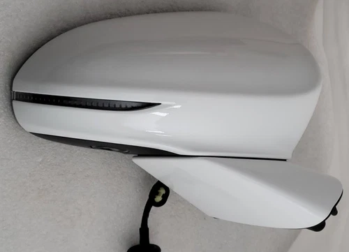 2017-2019 Buick LaCrosse white RH door mirror w/ signal +light. Passenger side