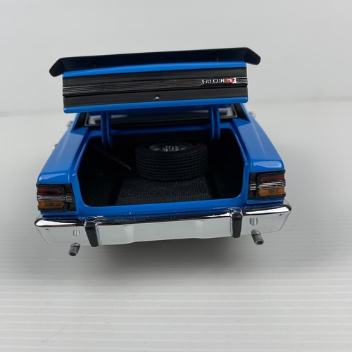 Trax 1/24 TRL2B 1971 Ford XY Falcon GTHO Phase 3 True Blue new in box - Picture 11 of 13