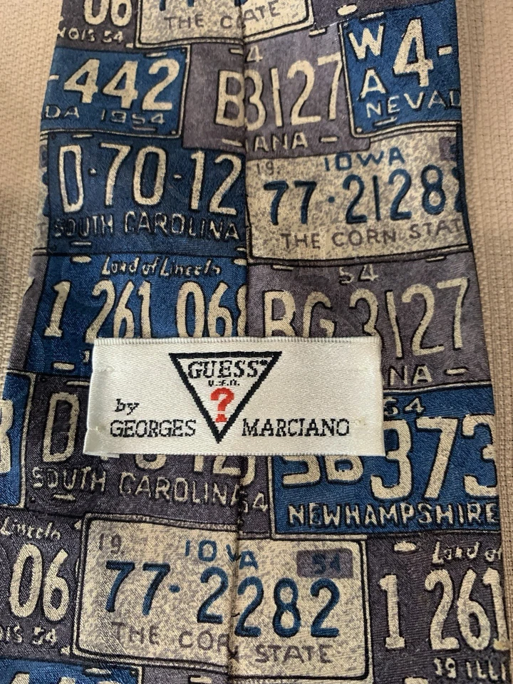 Corbata de coche vintage para hombre placas de matrícula corbata clásica Guess de George Marciano Foto 4 de 4