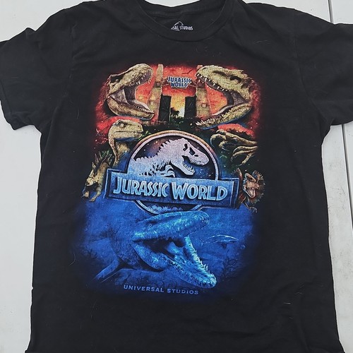 Universal Studios T-Shirt Men's Medium Jurassic World Black Dinosaurs Movie Tee