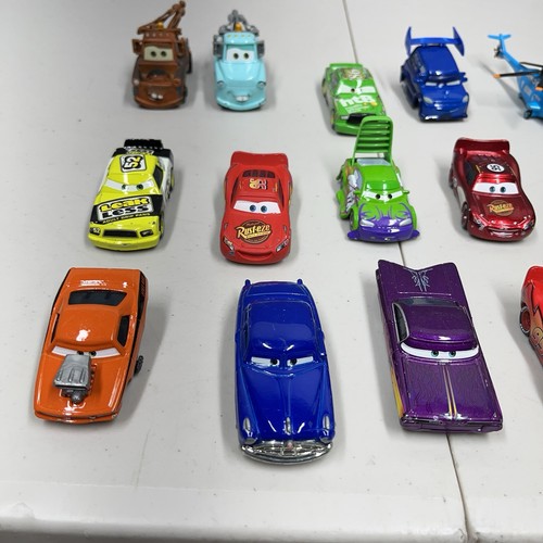 Disney Pixar Cars Die Cast And Mixed Toy Cars Lot Of 18 Lightning McQueen - Picture 2 of 18