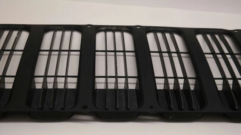 2007-10 JEEP  PATRIOT Grille  Foto 3 de 4