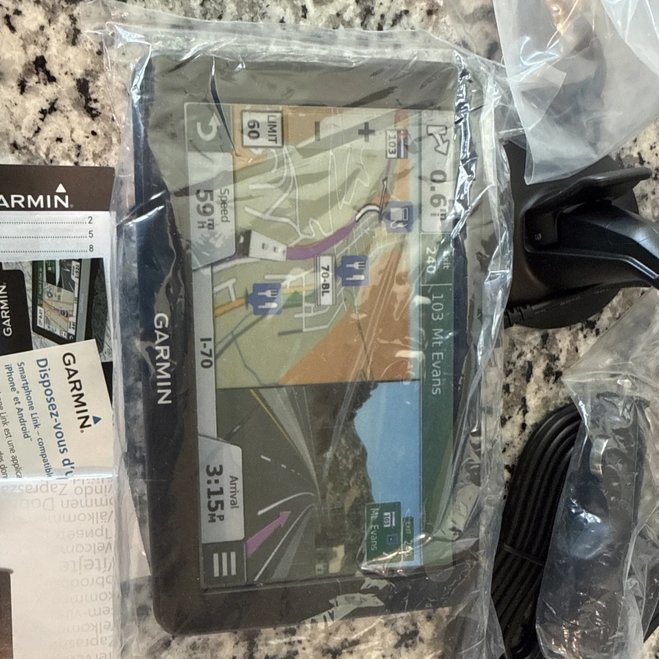 Garmin RV 760LMT GPS Navigation Bundle W/ Dash Mount, USB Cable, Car ChargerNEW - Image 2 of 4