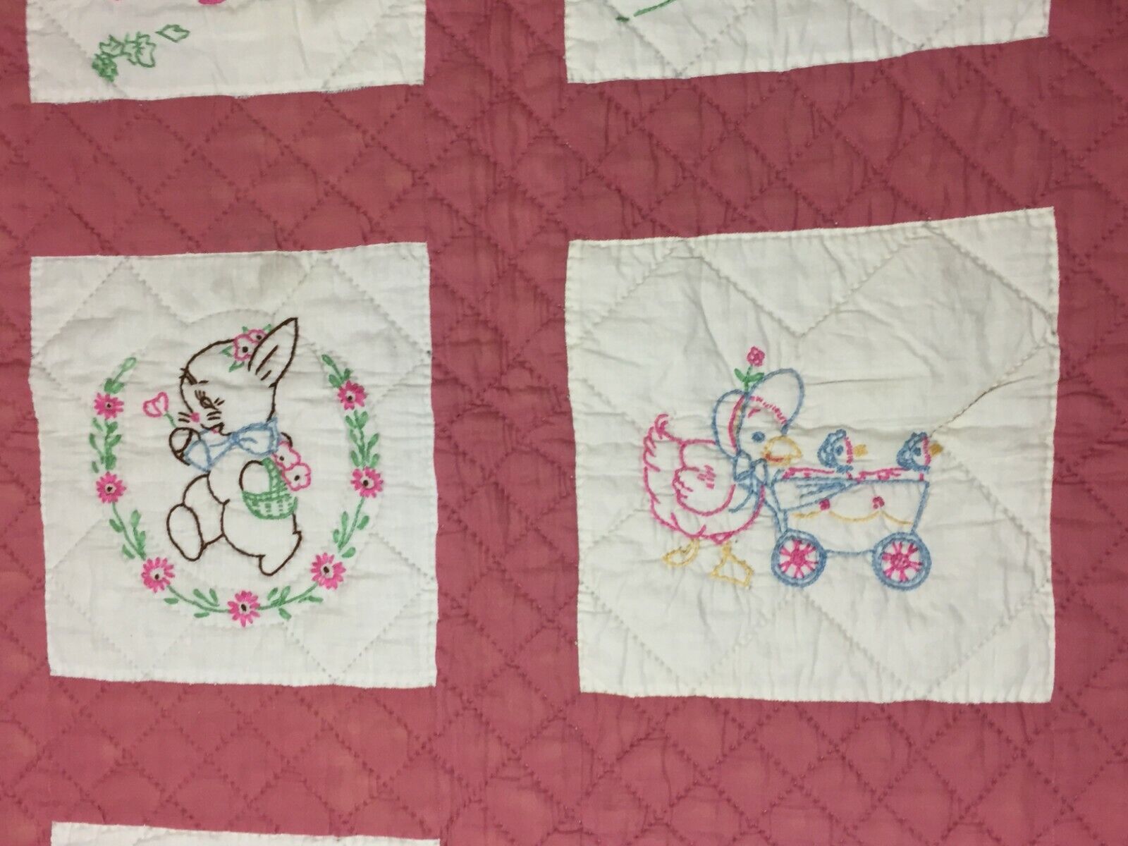 Vintage Pink Quilt with Embroidered Animals Baby Nursery Children's Blanket Specjalna cena z natychmiastową dostawą