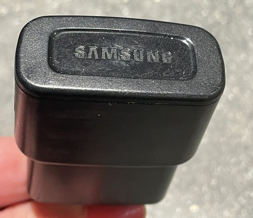 Adaptateur secteur SAMSUNG 100-240V - 50 - 60Hz UW1C831DS/A-E noir - Photo 10 sur 11