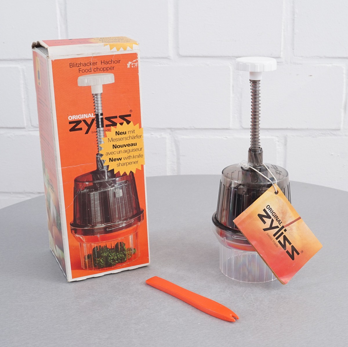original zig-zag zyliss onion chopper with knife sharpener in