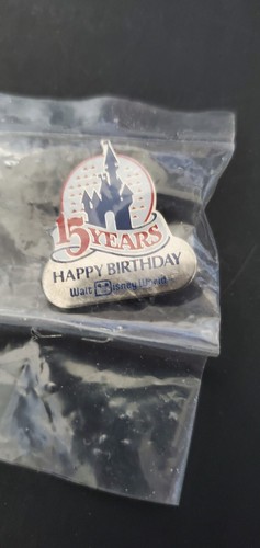 1986 Cast Member 15 Years Happy Birthday Walt Disney World Castle Pin, PP #1063 - Picture 2 of 6