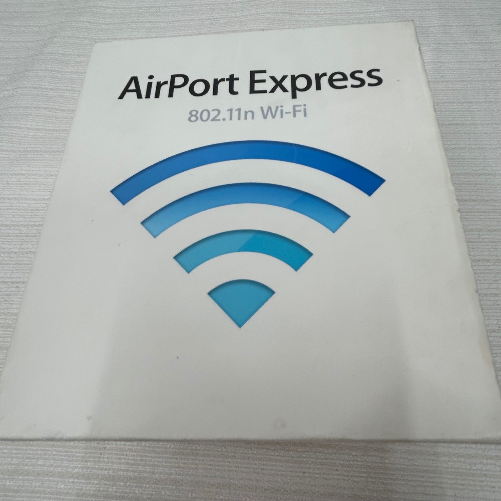 Apple AirPort Express 802.11n Wi-Fi Base Station Model A1264