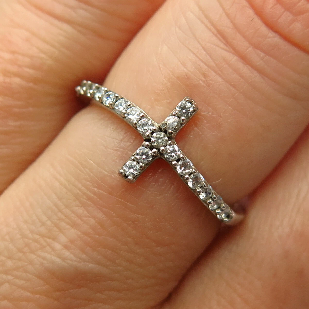 Horizon store cross ring