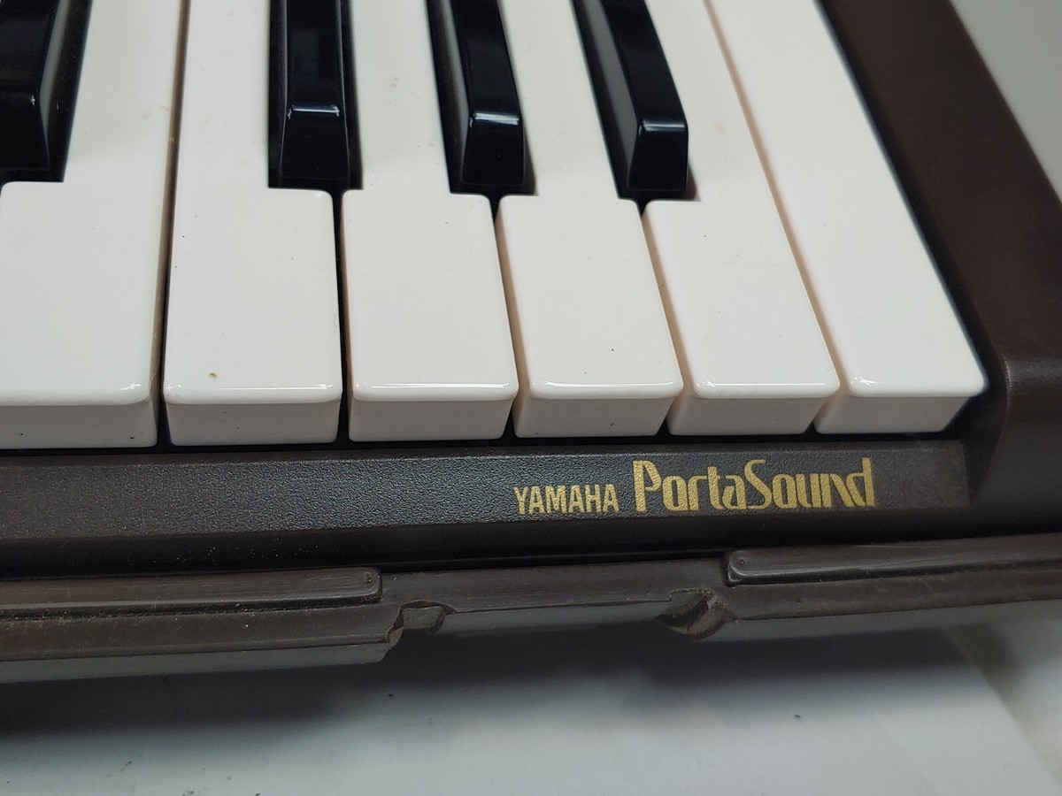 Vintage Yamaha PS-3 Portasound Portable Keyboard with