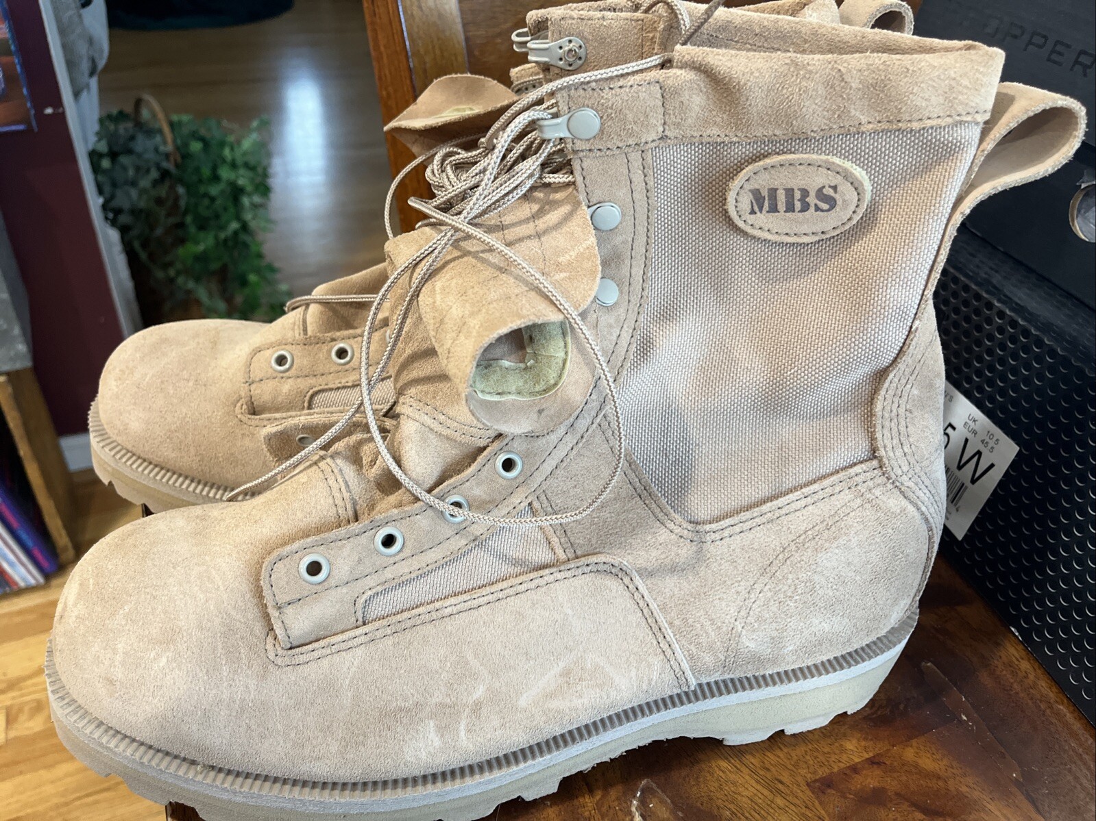 MBS Combat Boots Mens USGI Wellco MBS Desert Tan Size 12W-image