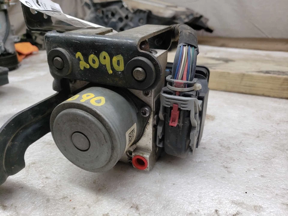 18 19 20 21 22 23 24 CHEVY EXPRESS 2500 Anti-lock Brake Parts - Image 2 of 2