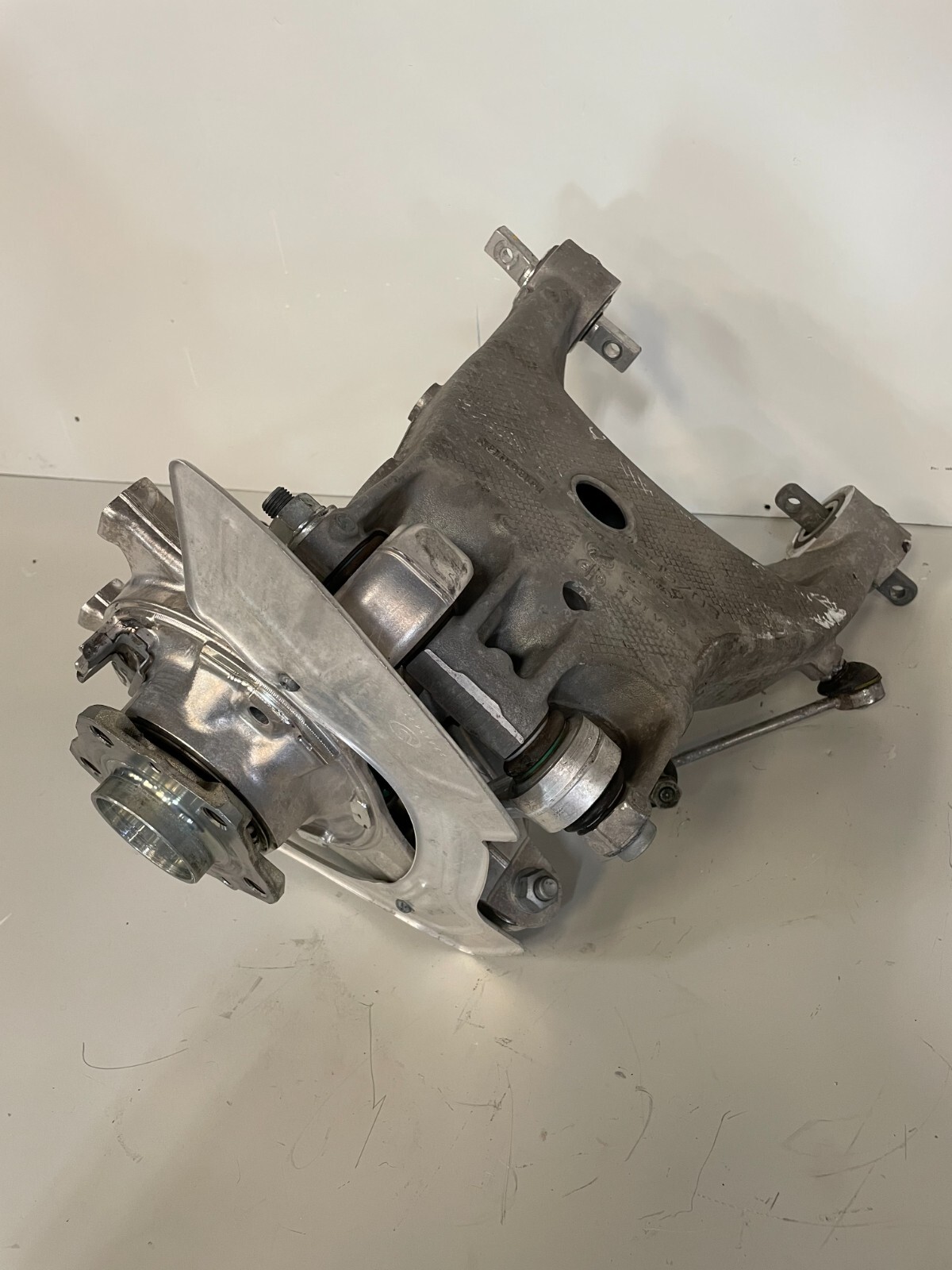 Ferrari California Right Rear SPINDLE KNUCKLE ARM 238470 260882 245703
