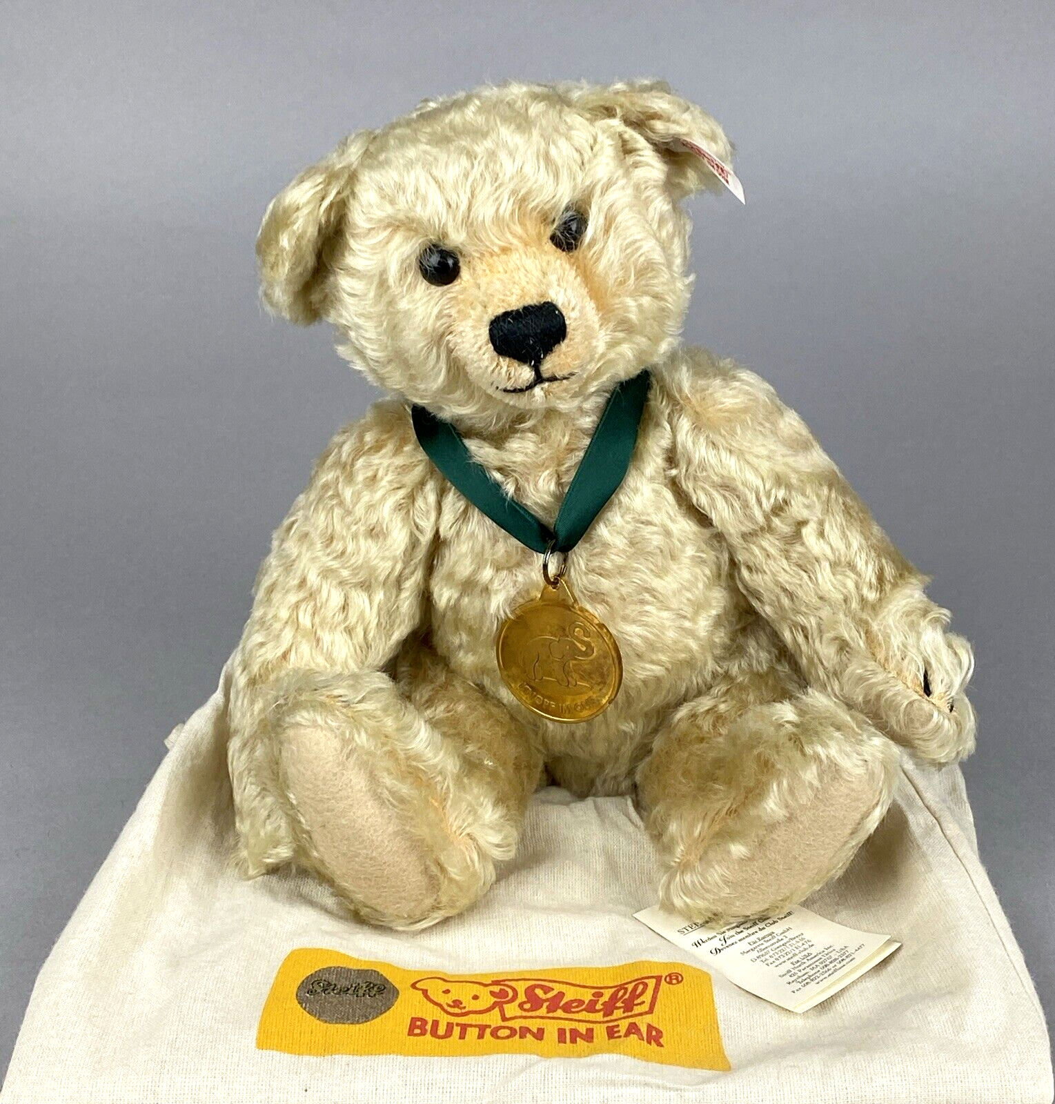 Steiff ""Elephant Button in Ear"" Bear Ltd Edition EAN:661488 - 2004
