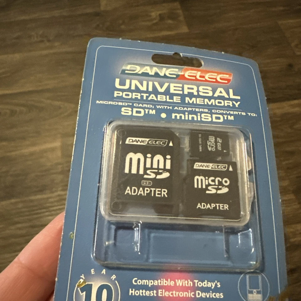 Dane-Elec universal portable memory 4- in-1 media device 2 GB - Image 2 of 4