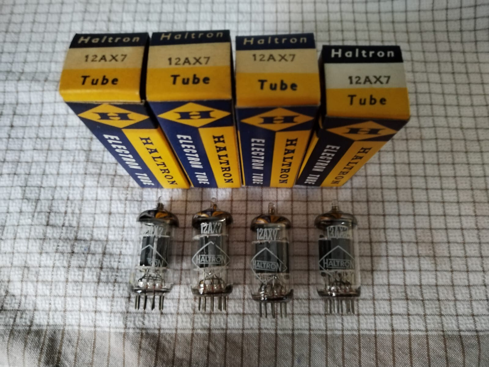 Haltron 12AX7 NOS LOT - Original case - (Two tubes)