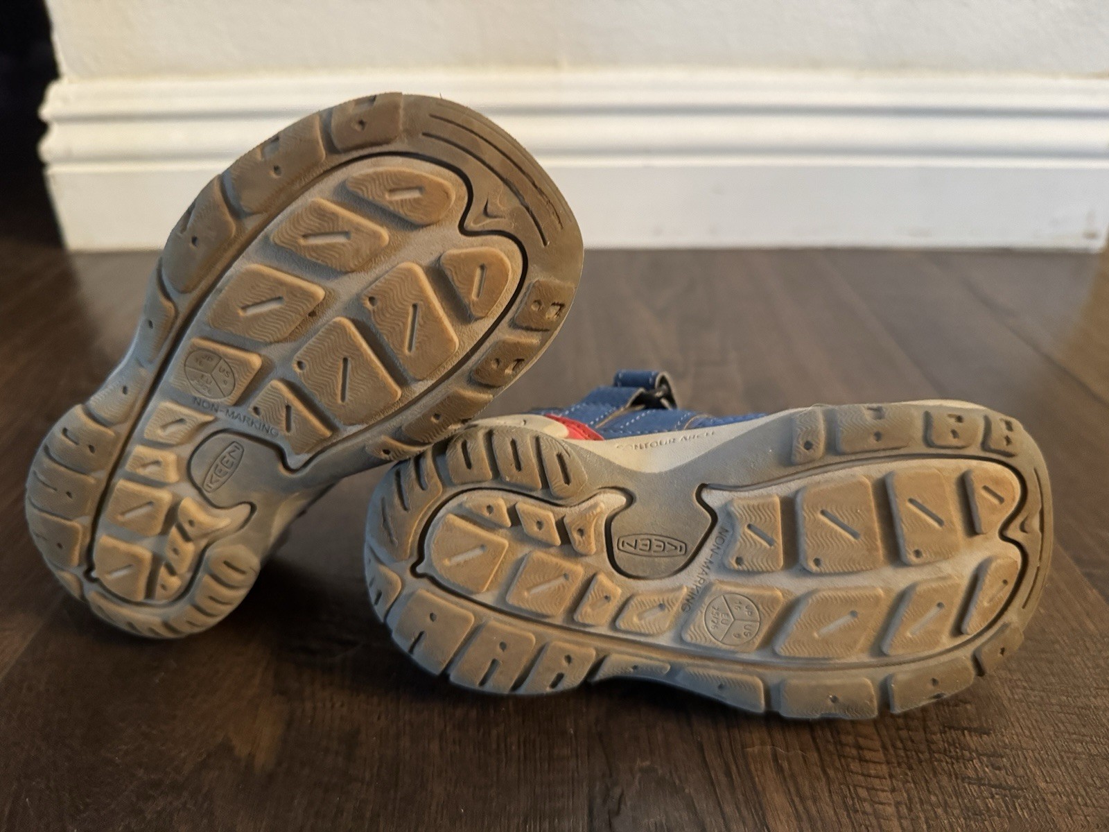 Keen Knotch Hollow Sneaker CLASSIC BLUE RED CARPET scarpe da trekking outdoor sandalo