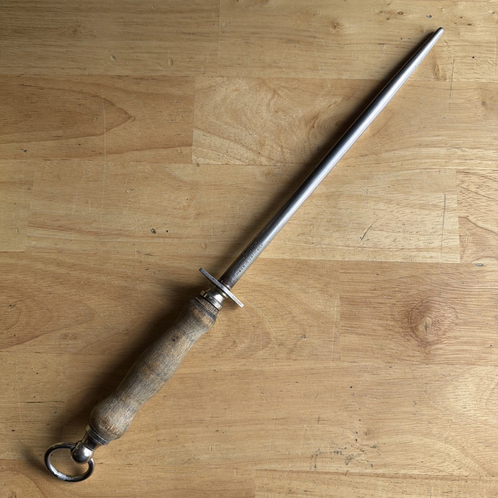 F. Dick Arrow Kitchen Knife Sharpener Honing Rod Wood Handle Made in Germany
Opens in a new window o