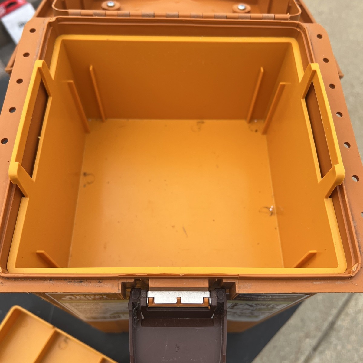 FENWICK Sports the combination Seat 9050 / Storage Tackle Box