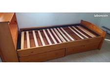 Lit Bois Vernis Teinte Miel Avec Tiroirs Coffre  Et Sommier 