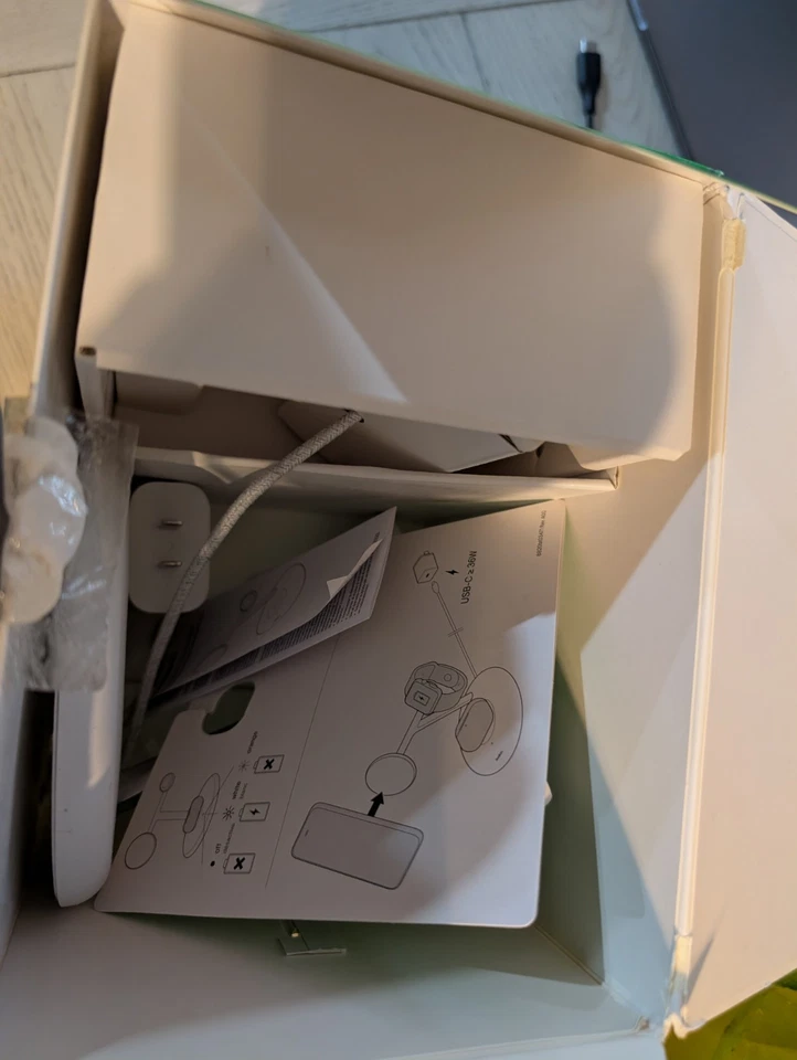 Belkin Boost Charge Pro 3-в-1 зарядная подставка Qi2 с Magsafe WIZ023 - белая - Изображение 2 из 3