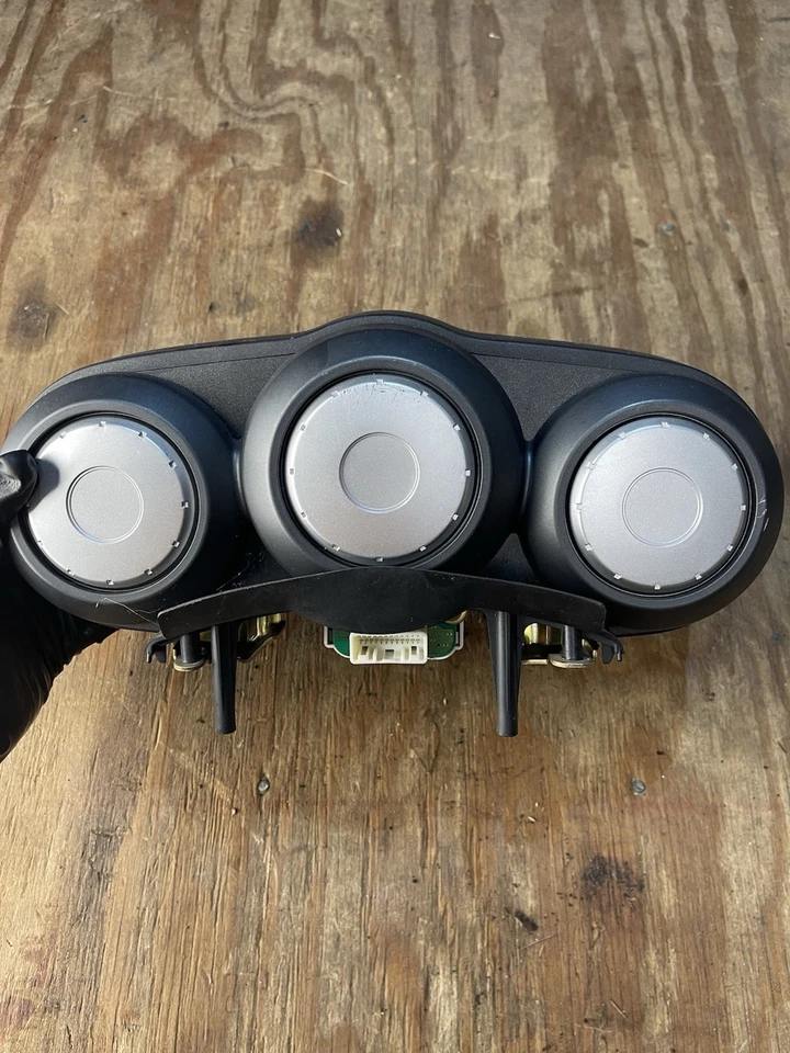 Cuadro medidor/velocímetro Nissan 350z M/T. OEM Foto 3 de 4