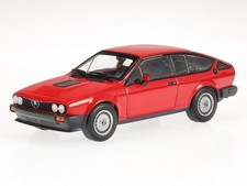 Alfa Romeo GTV 6 1983 red diecast model car 940120140 Maxichamps 1:43