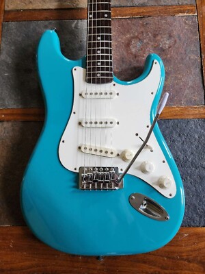 Hondo H-720 ML strat SSS vintage w/case 80s - teal blue | eBay