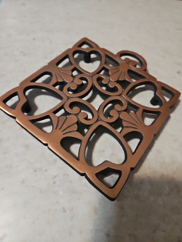 Pampered Chef Round-Up From the Heart Trivet 2008 #2939 Cast Iron and Copper - Picture 2 of 5