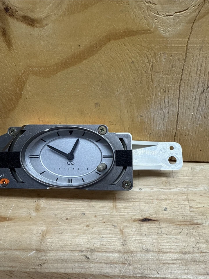 OEM 2004 03 05 02 01 06 Infiniti I35 Center Dash Analog Clock Silver Foto 3 de 4