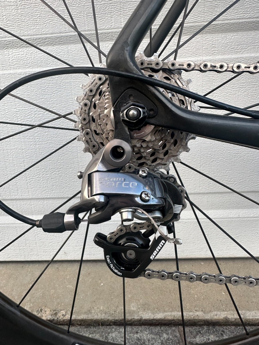 Focus Izalco Pro 56cm Black Carbon Road Bike SRAM Force Focus Izalco Pro 56cm Black Carbon Road Bike SRAM Force