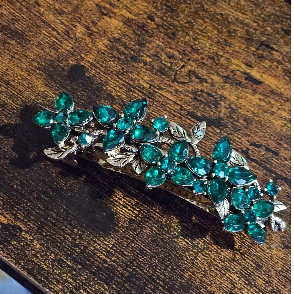 Pinza para el cabello Boutique verde estrás floral tono dorado mezclado metal Foto 2 de 4