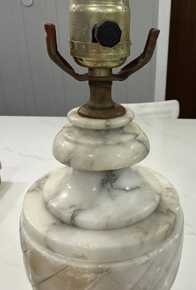 VINTAGE MARBLE CLASSICAL URN LAMP ON PLINTH BASE 15 inches. See Pics WORKS - Image 2 of 4