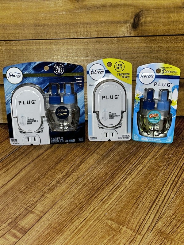 Febreze Plug In Fresh Scented Oil Refill and Warmer Set NEW