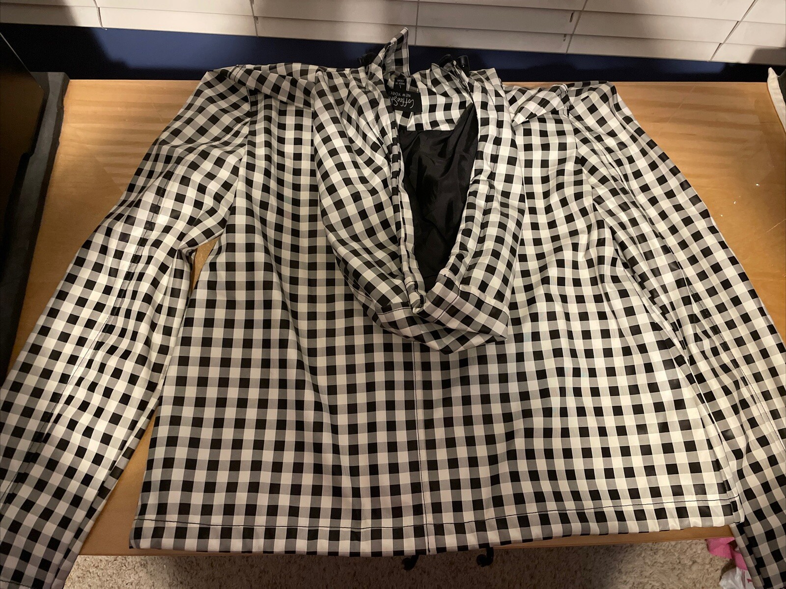 Coffee Shop New York Black Checked Rain Coat Size L Gem