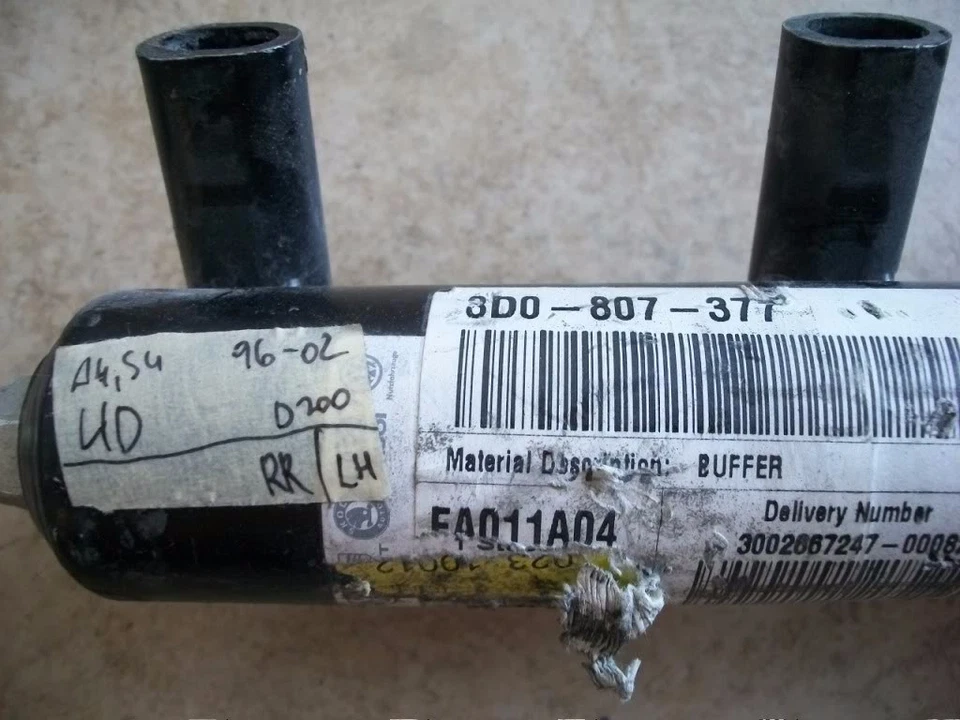 D0841 Soporte Amortiguador LH Parachoques Trasero Audi A4 S4 1996 1999 2000 2001 2002 Foto 2 de 2