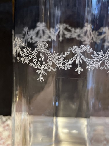 Vintage Wheel Cut Frosted Wreath And Bows Juice Set W/Pitcher And 6 Glasses - Picture 4 of 14