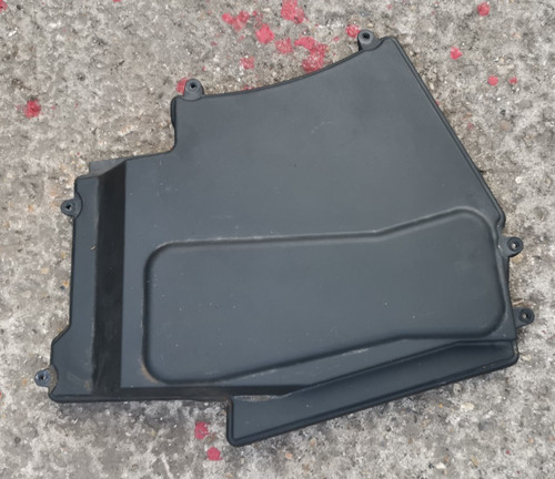 BMW 520D ECU RELAISKASTEN ABDECKUNG DECKEL 2.0 DIESEL MANUELL E60 7520912 2004-2010